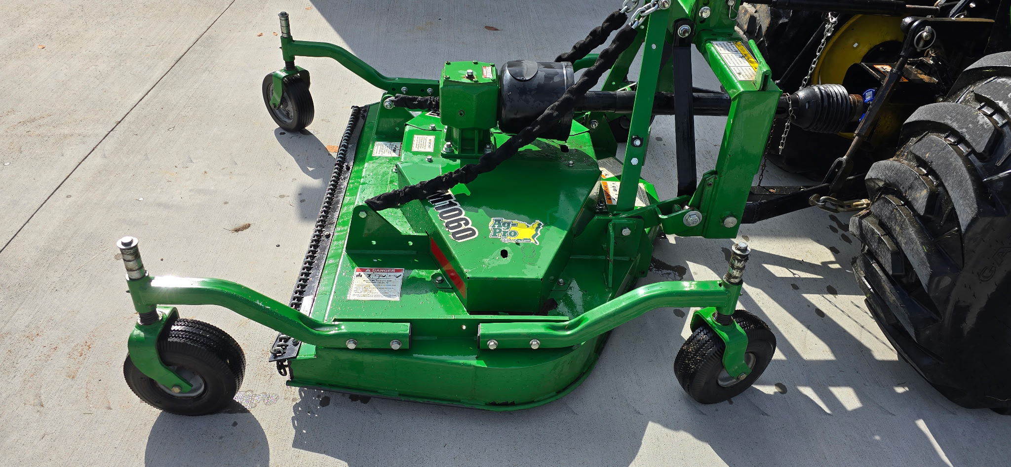 John Deere GM1060R Image 1