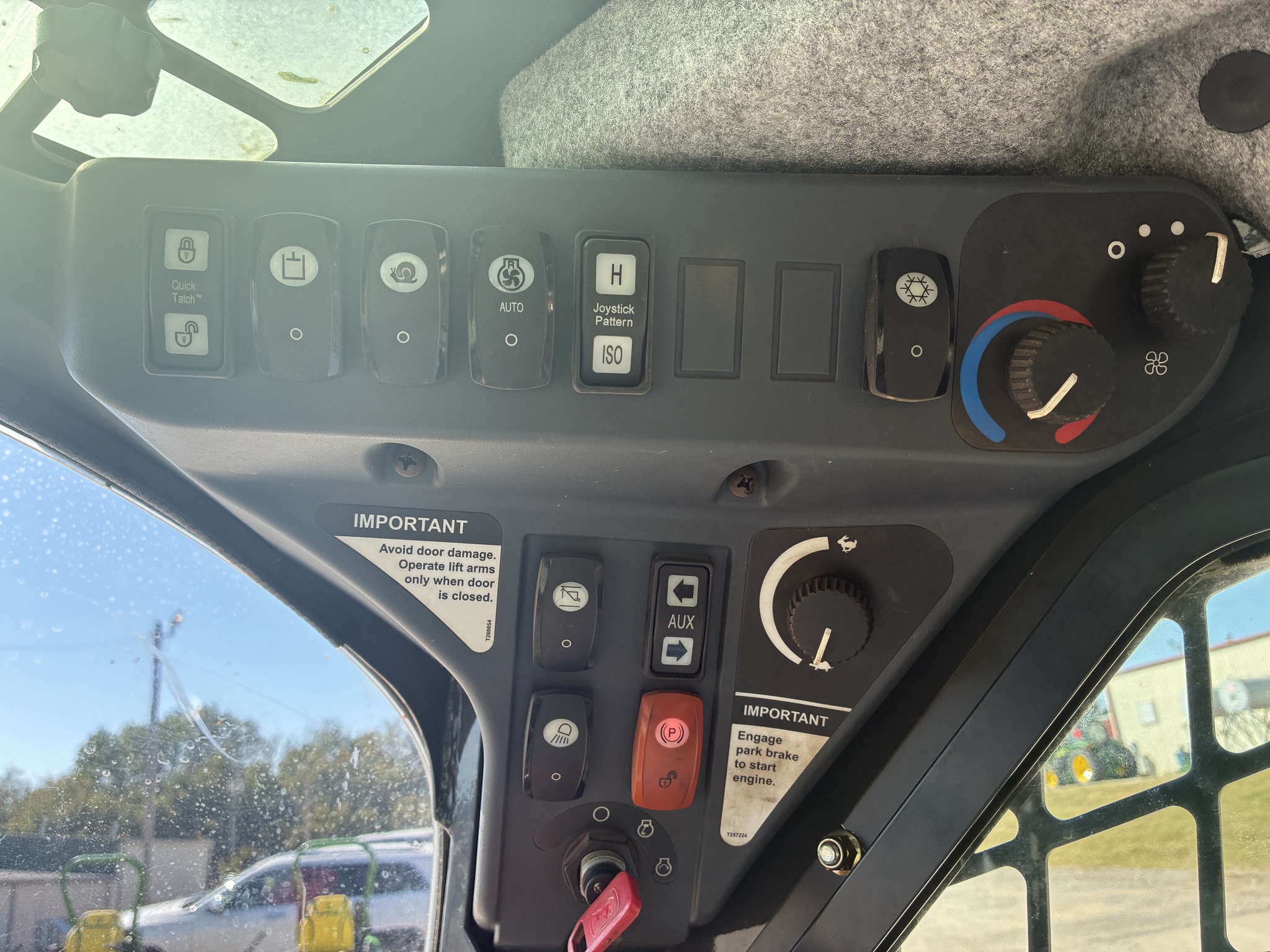 2012 John Deere 326D Image 18