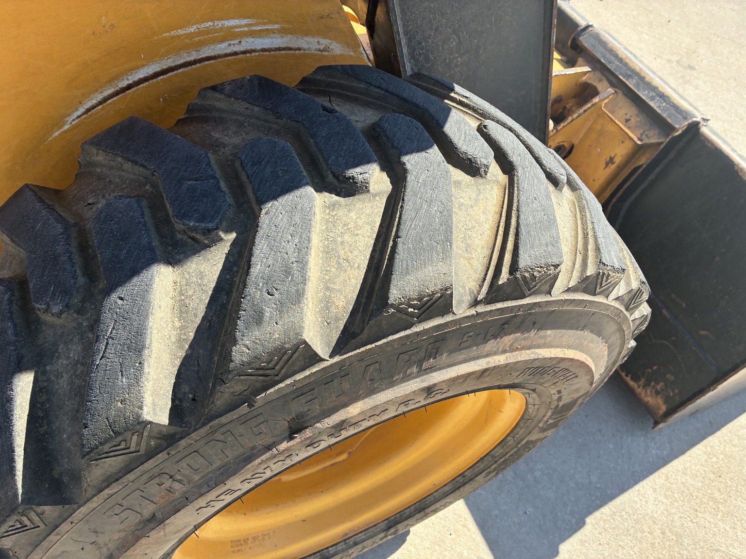 2012 John Deere 326D Image 10