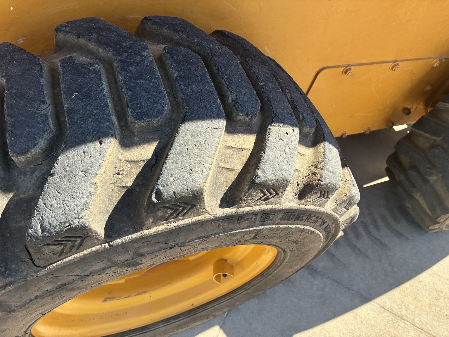 2012 John Deere 326D Image 11