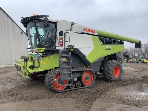 2022 Claas 8700TT