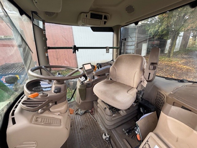 2018 John Deere 6110R Image 2