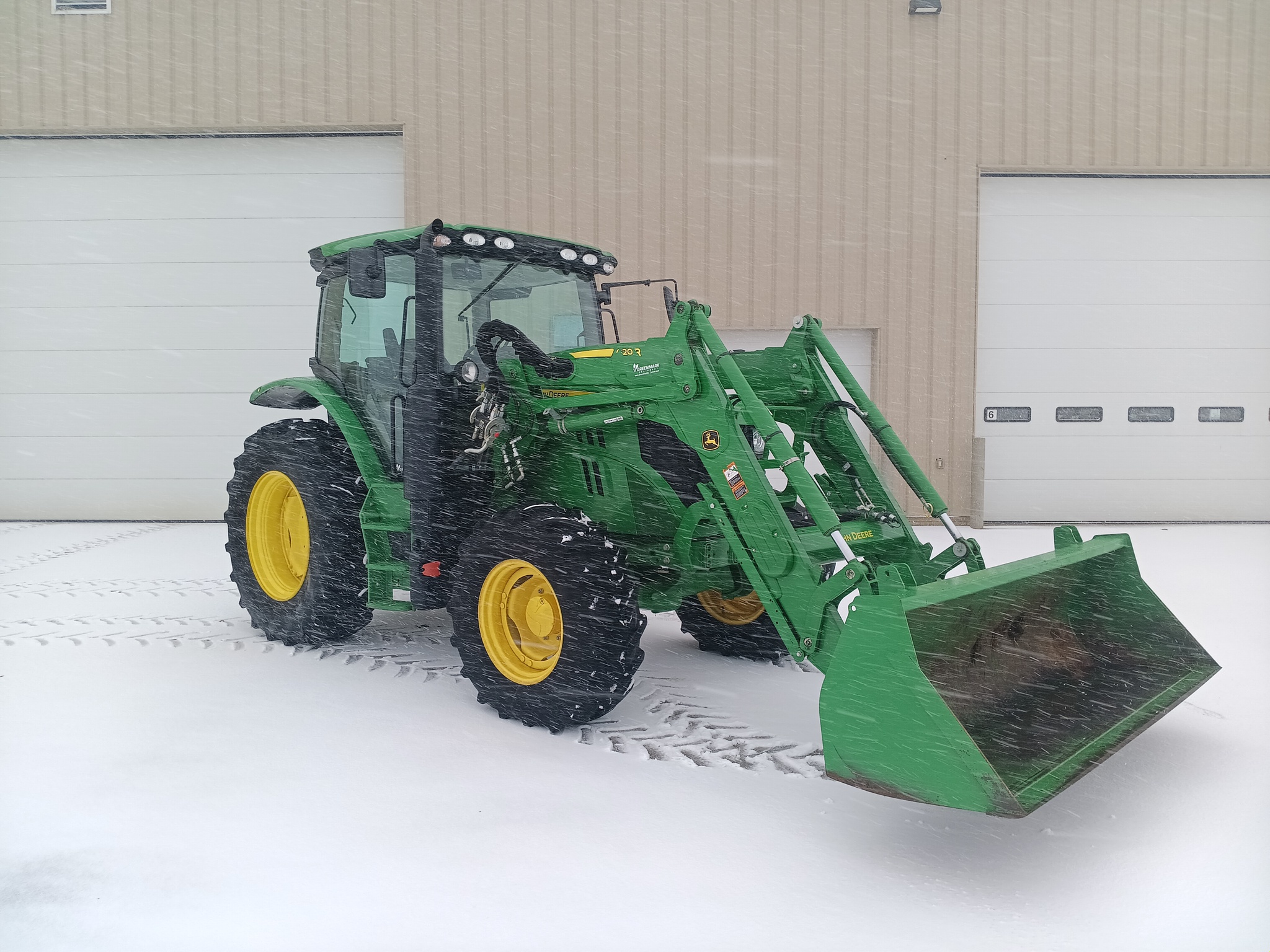 2018 John Deere 6110R Image 1