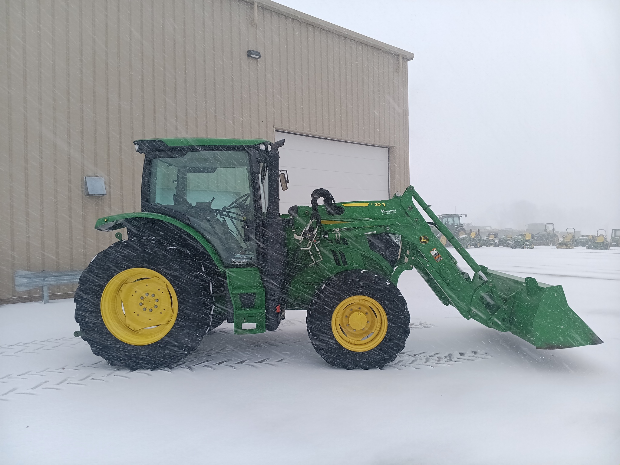 2018 John Deere 6110R Image 2