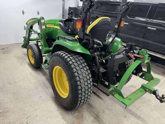 2012 John Deere 3320 - Photo9