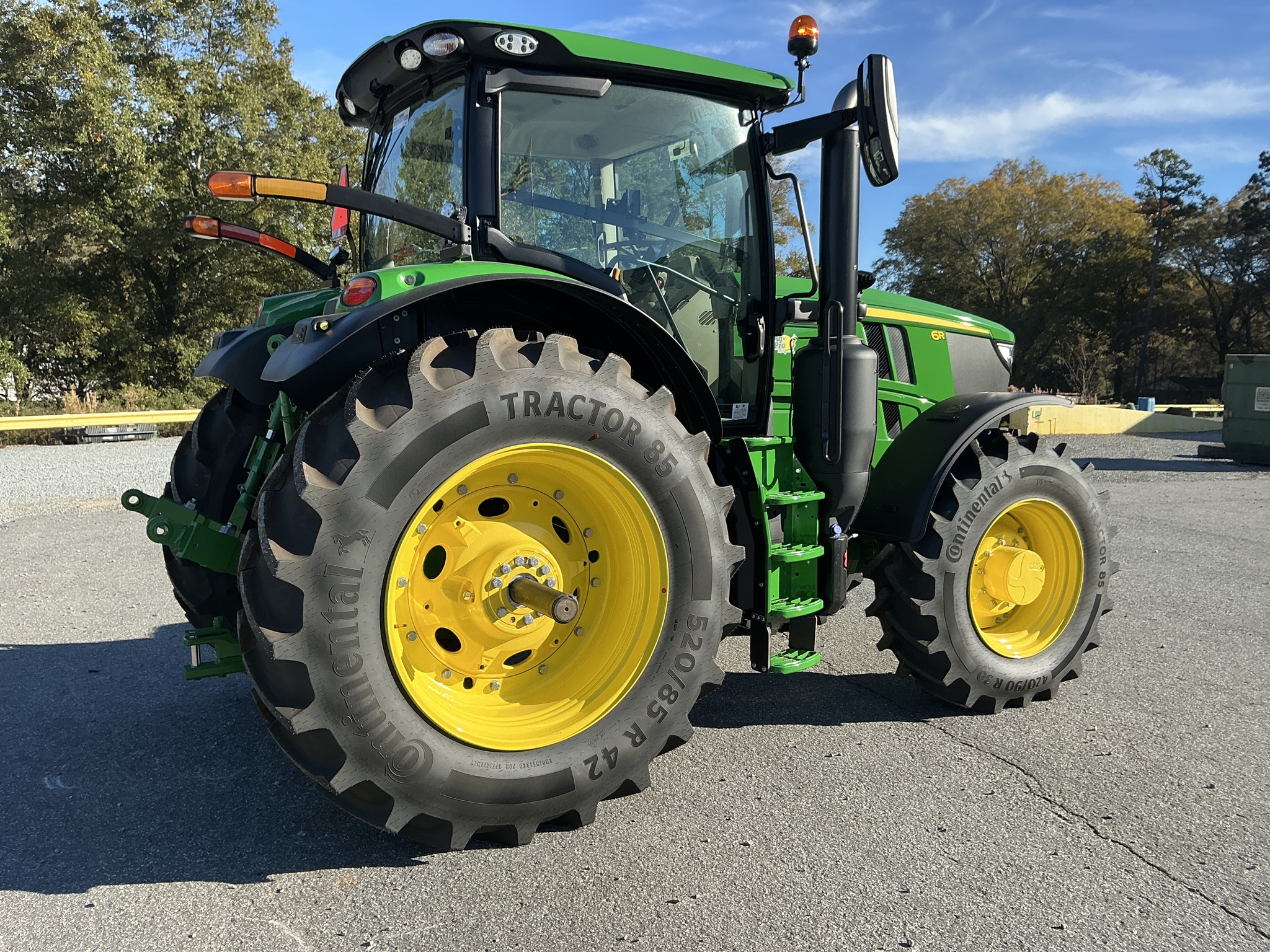 2025 John Deere 6R 195 Image 2