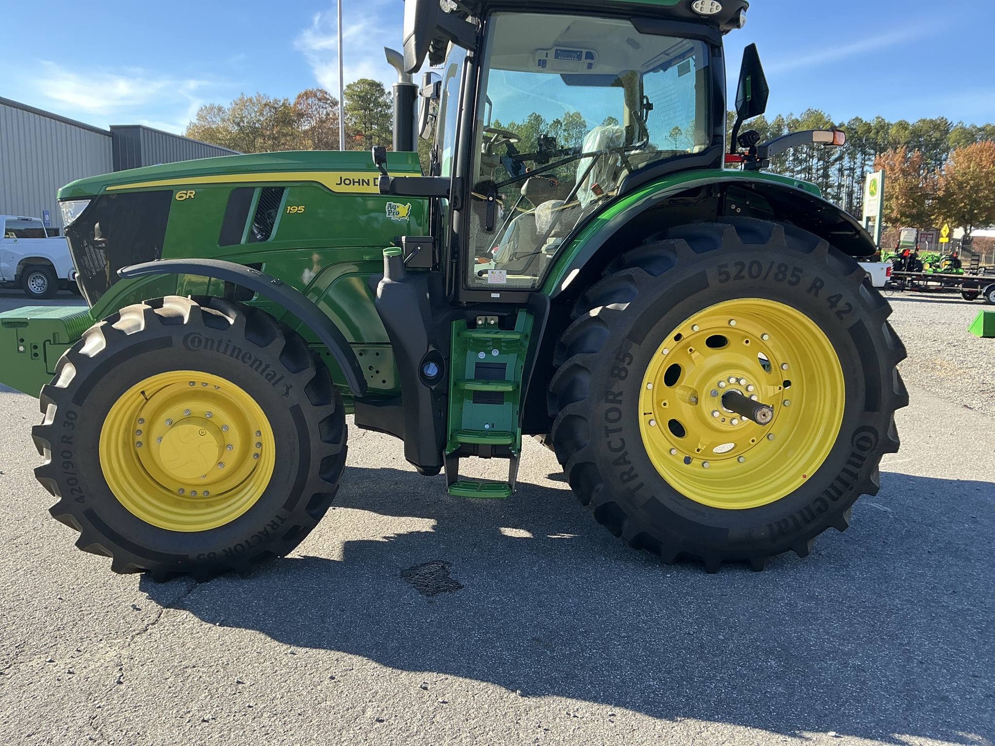 2025 John Deere 6R 195 Image 4