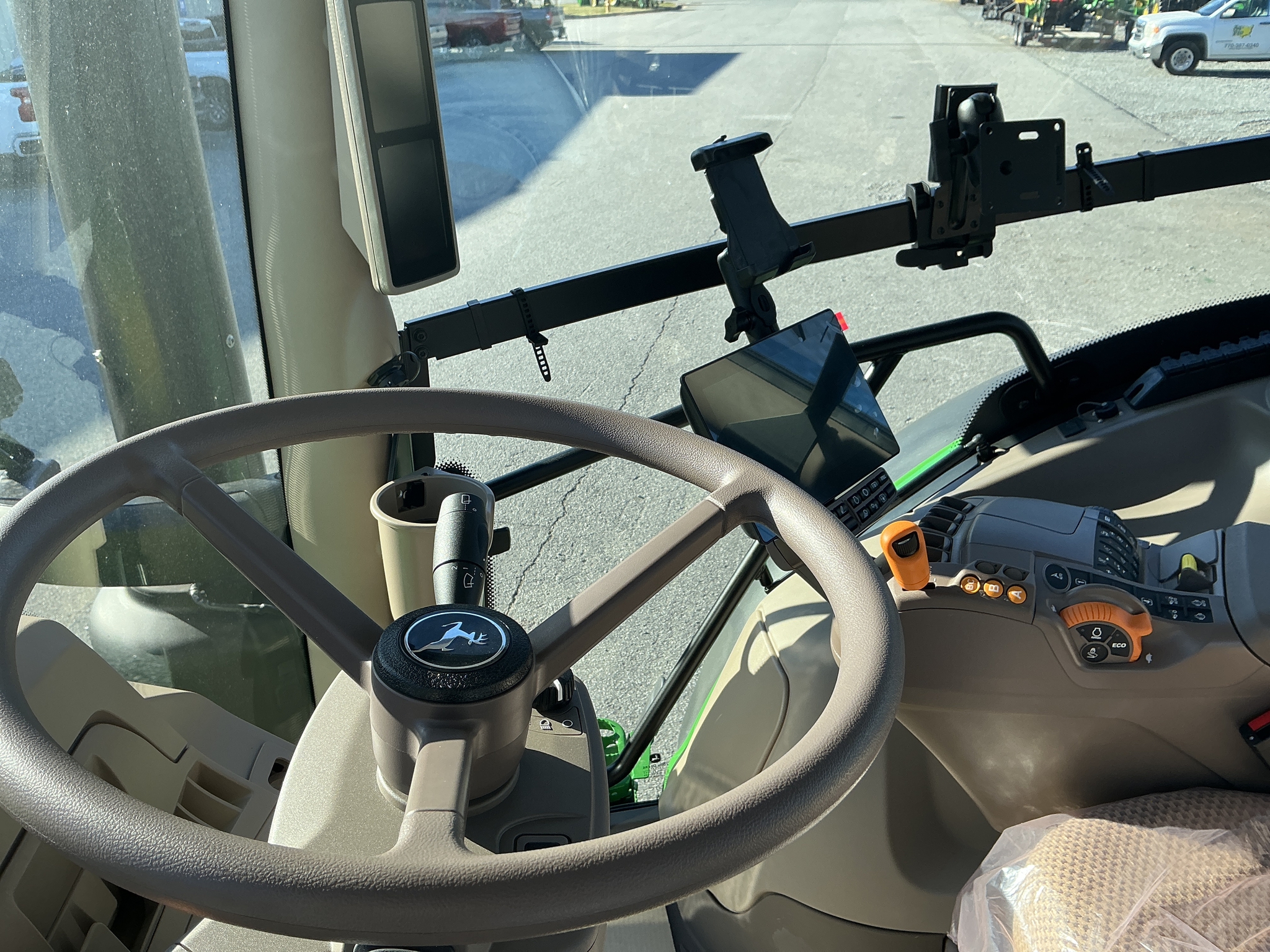 2025 John Deere 6R 195 Image 6