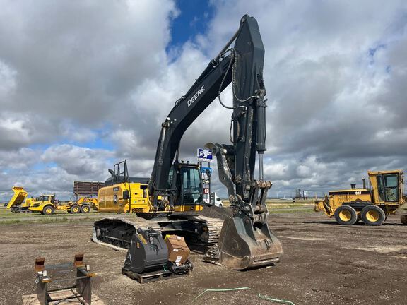 2022 John Deere 300G LC