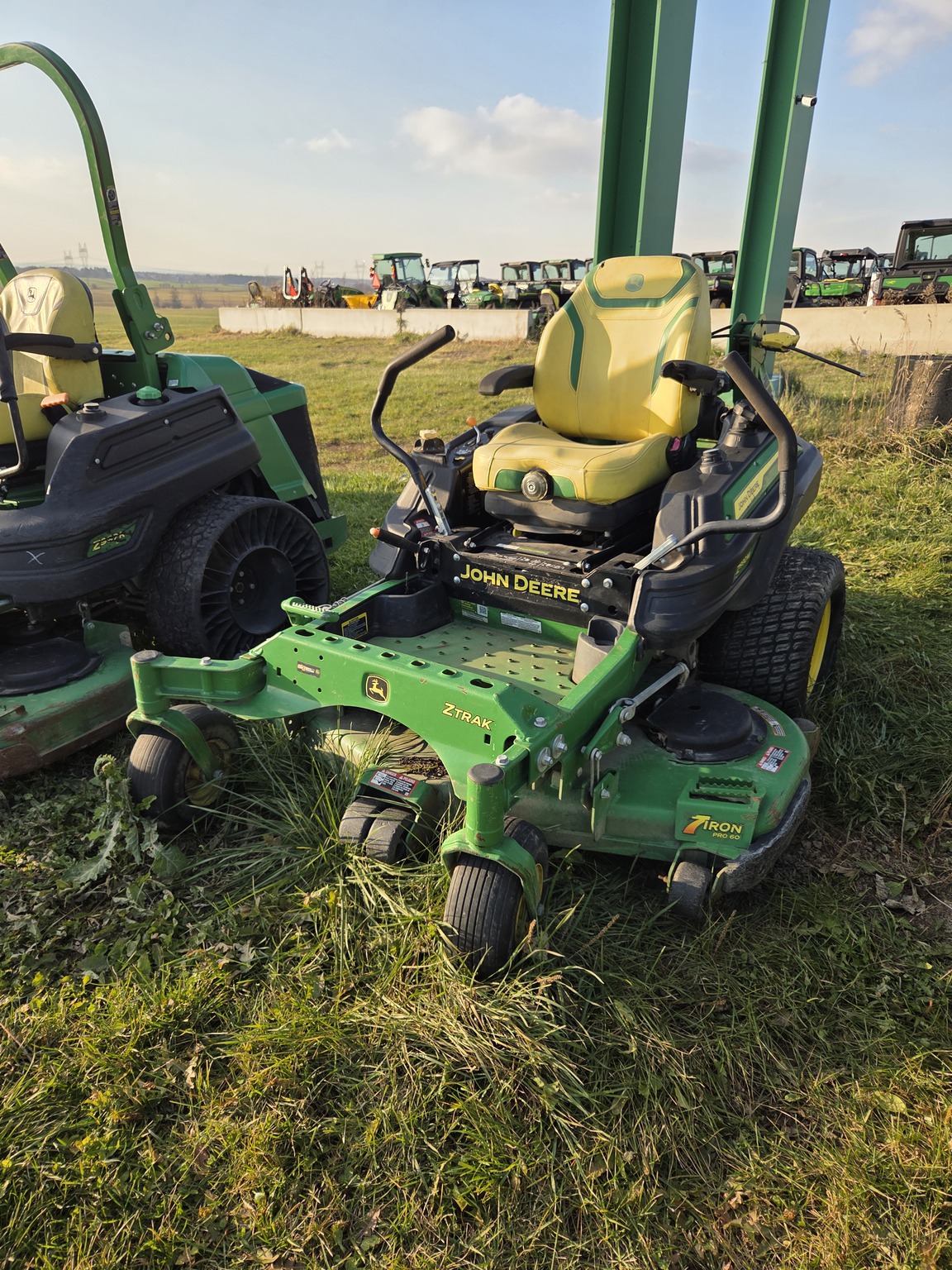 2022 John Deere Z930M Image 1