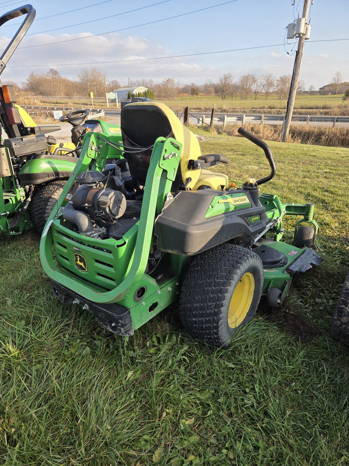 2022 John Deere Z930M Image 2