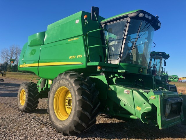 2011 John Deere 9570 STS Image 1