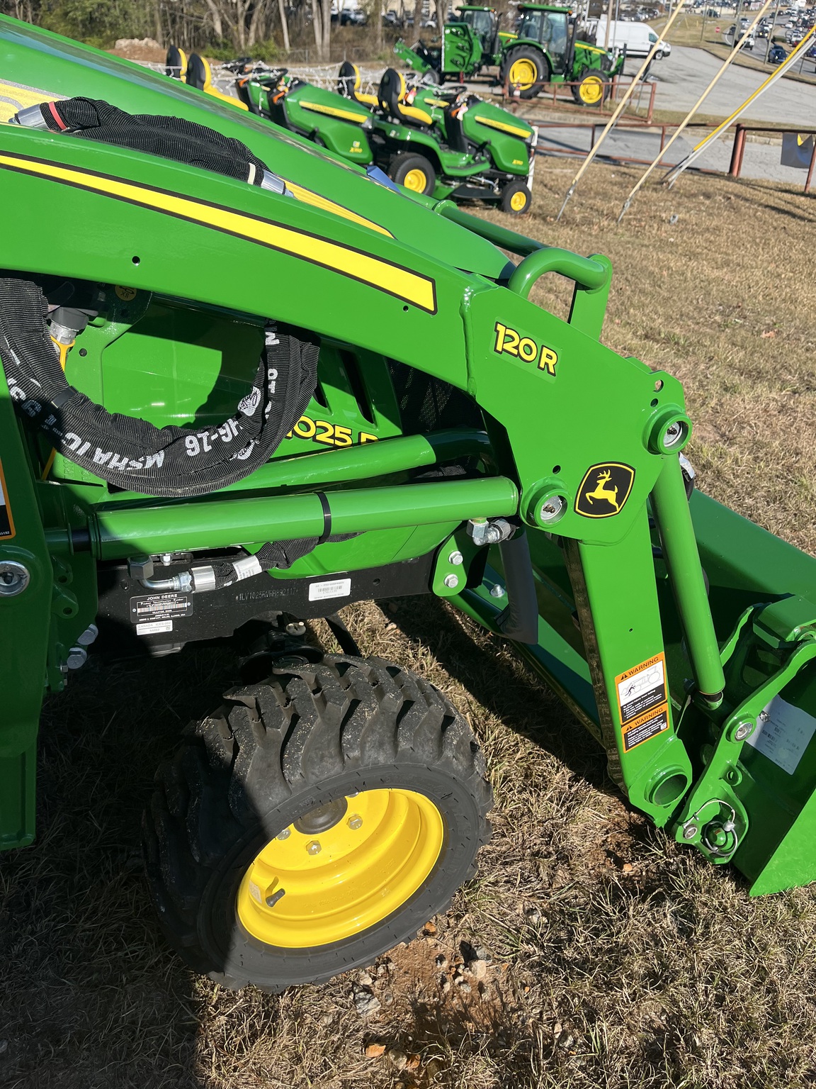 2024 John Deere 1025R Image 4