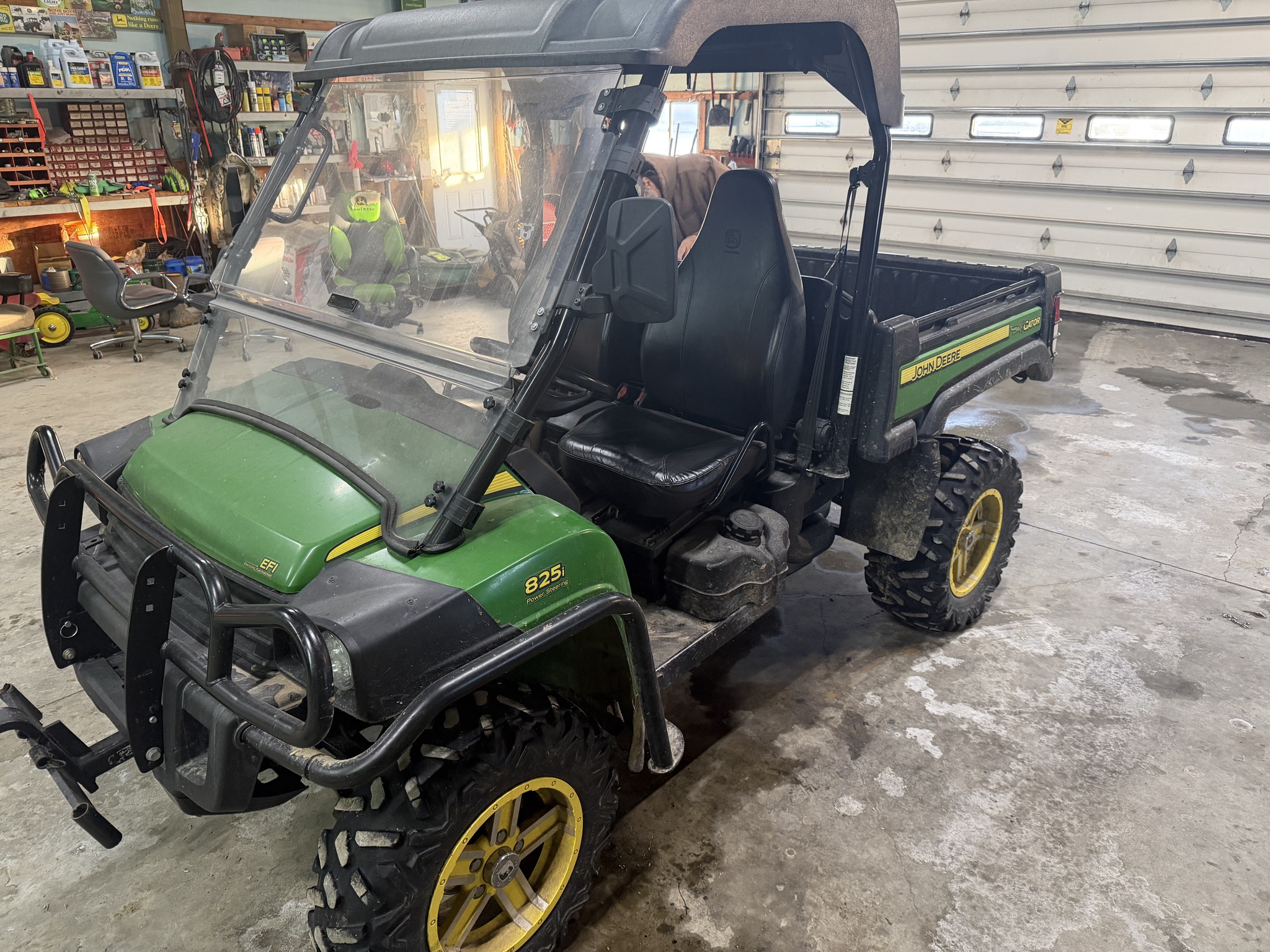 2013 John Deere XUV 825I GREEN Image 3