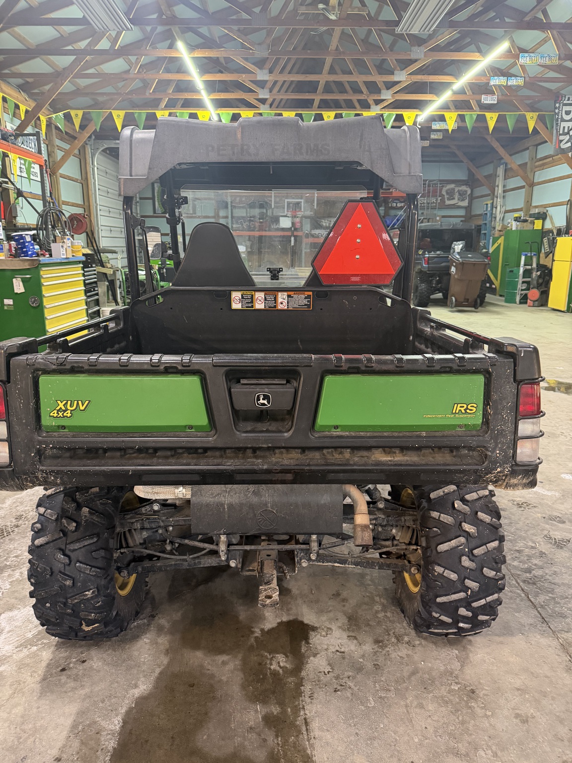 2013 John Deere XUV 825I GREEN Image 6