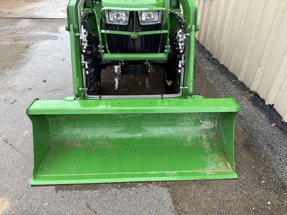 2025 John Deere 3038E Photo 3