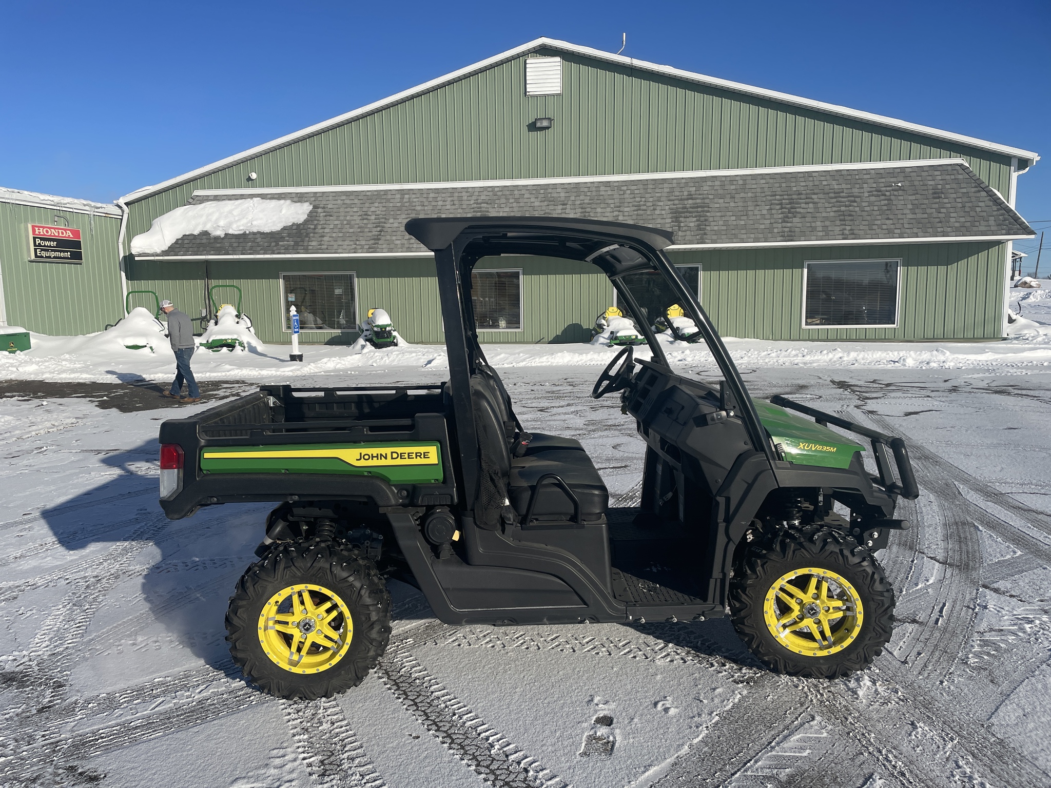 2023 John Deere 835M Image 4