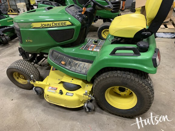 Photo of 2016 John Deere X710