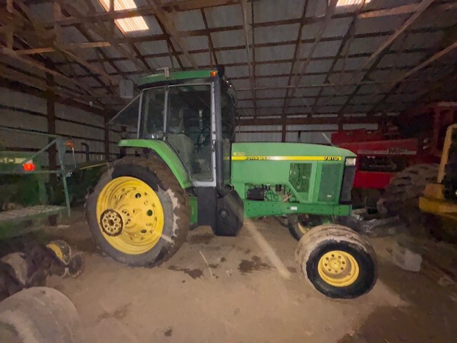 1998 John Deere 7610 Image 2