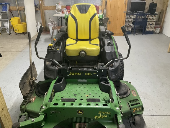 Photo of 2022 John Deere Z950R