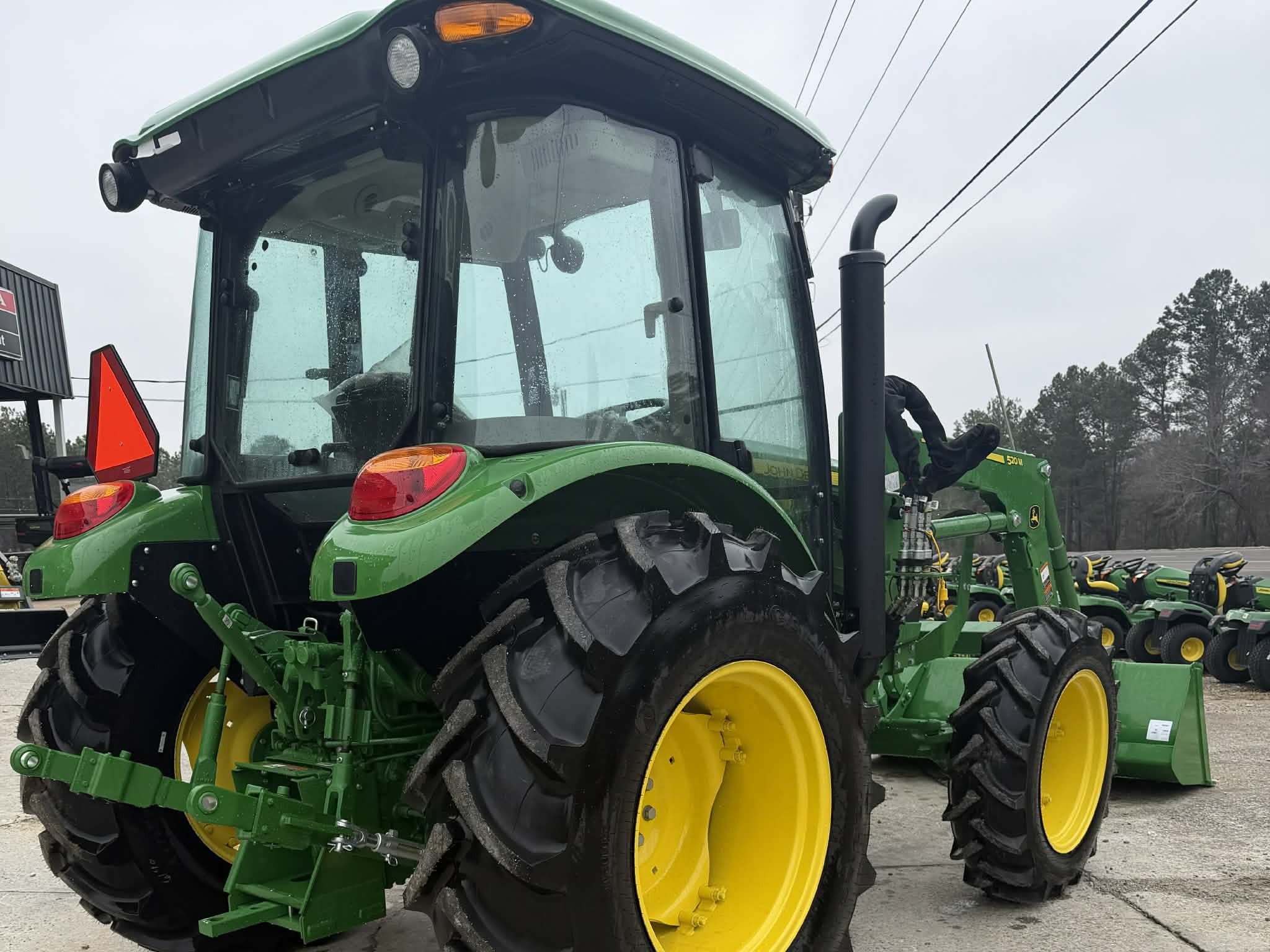 2025 John Deere 5075E Image 5