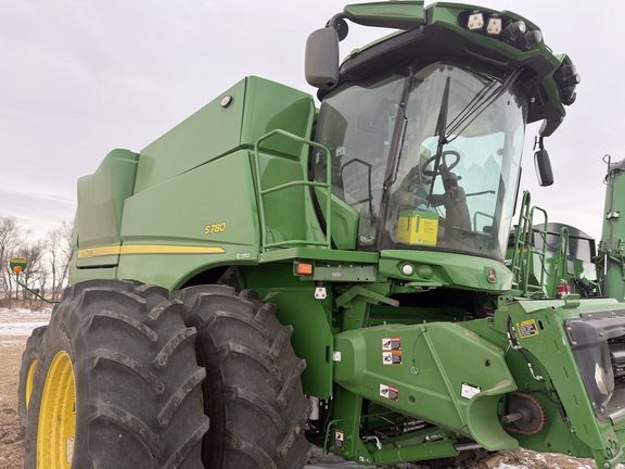  John Deere S780