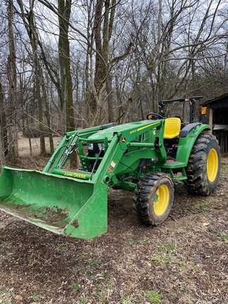 Photo of 2022 John Deere 4052M