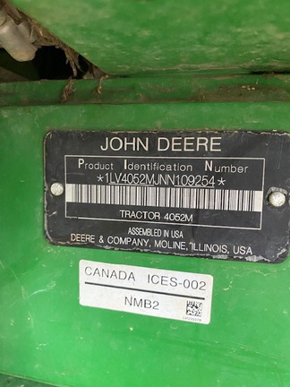 Photo of 2022 John Deere 4052M