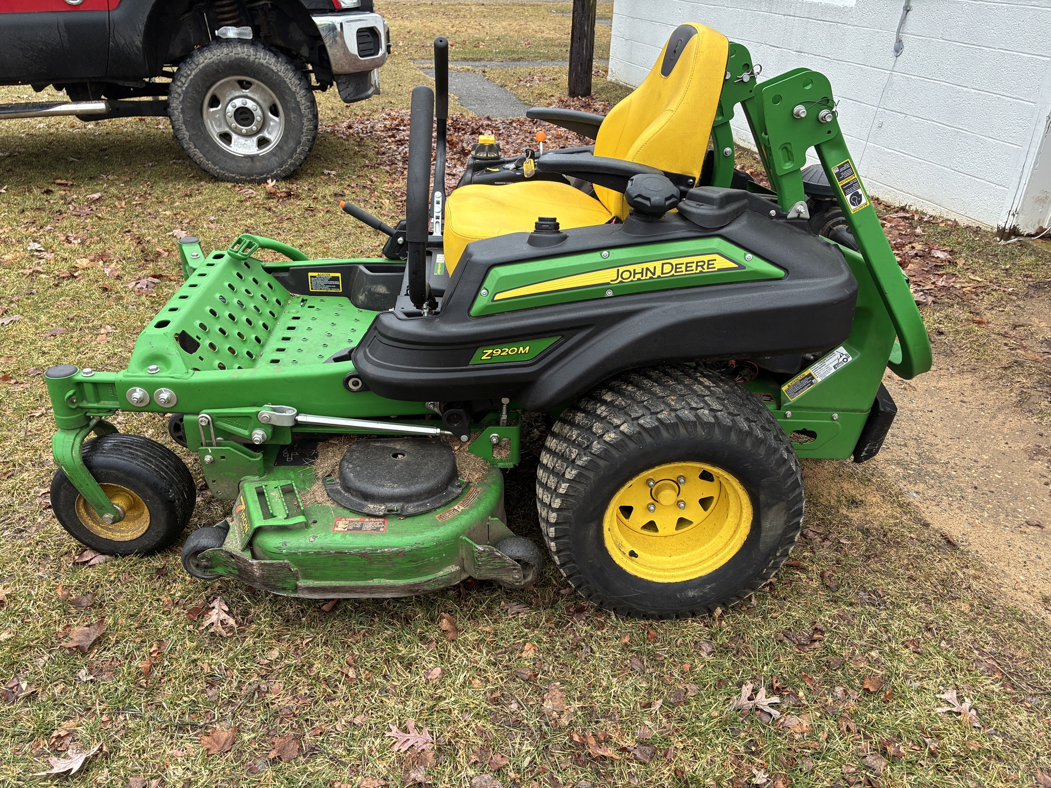 2022 John Deere Z920M Image 2