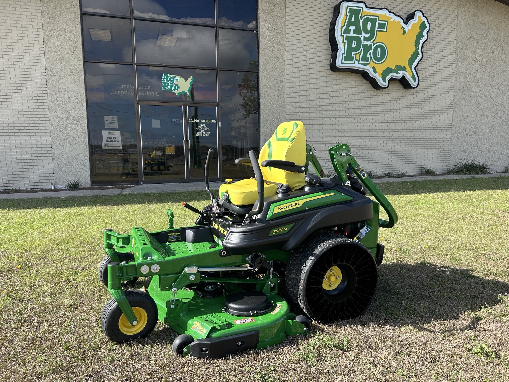 2026 John Deere Z930M Image 2