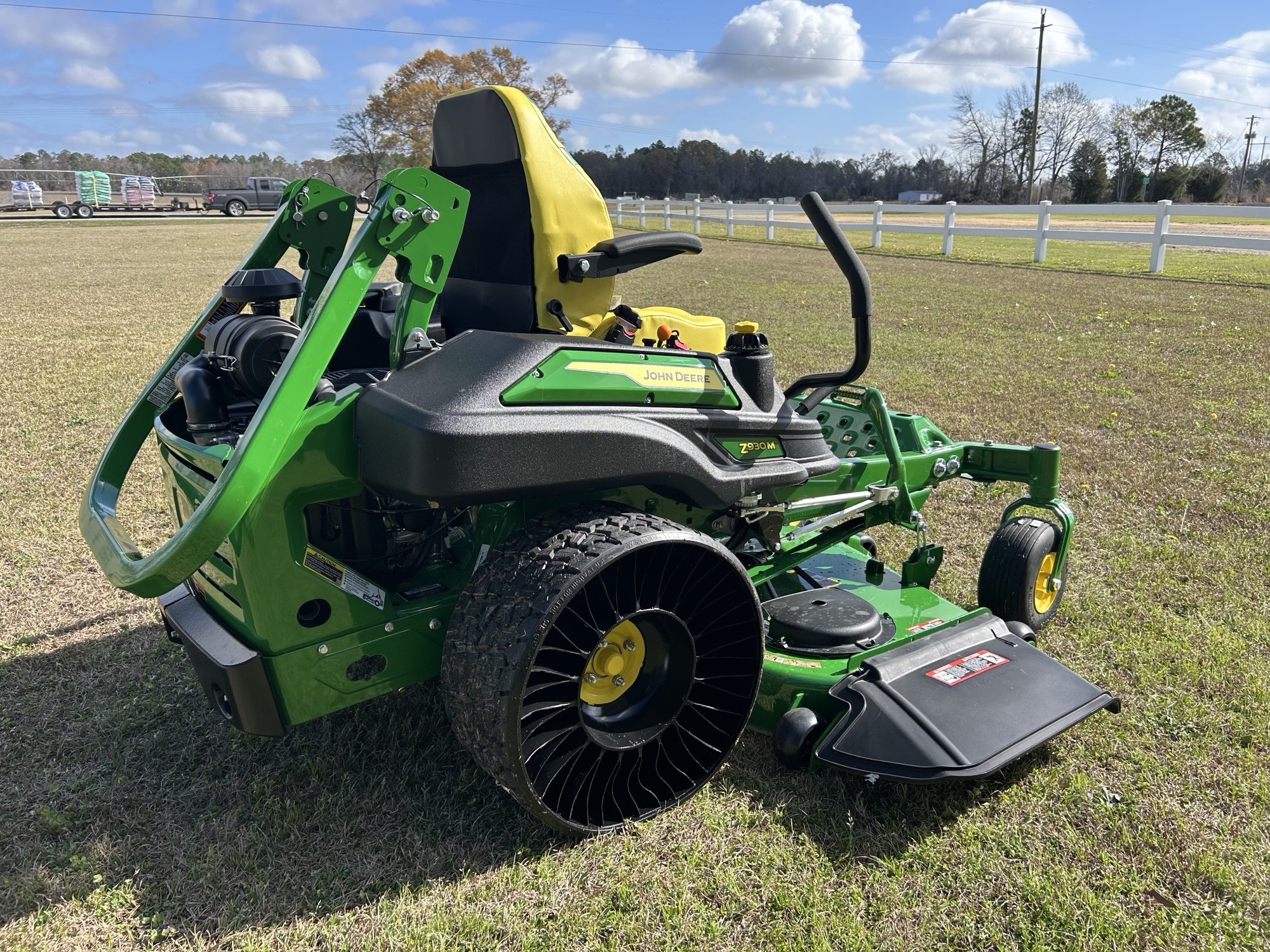 2026 John Deere Z930M Image 5