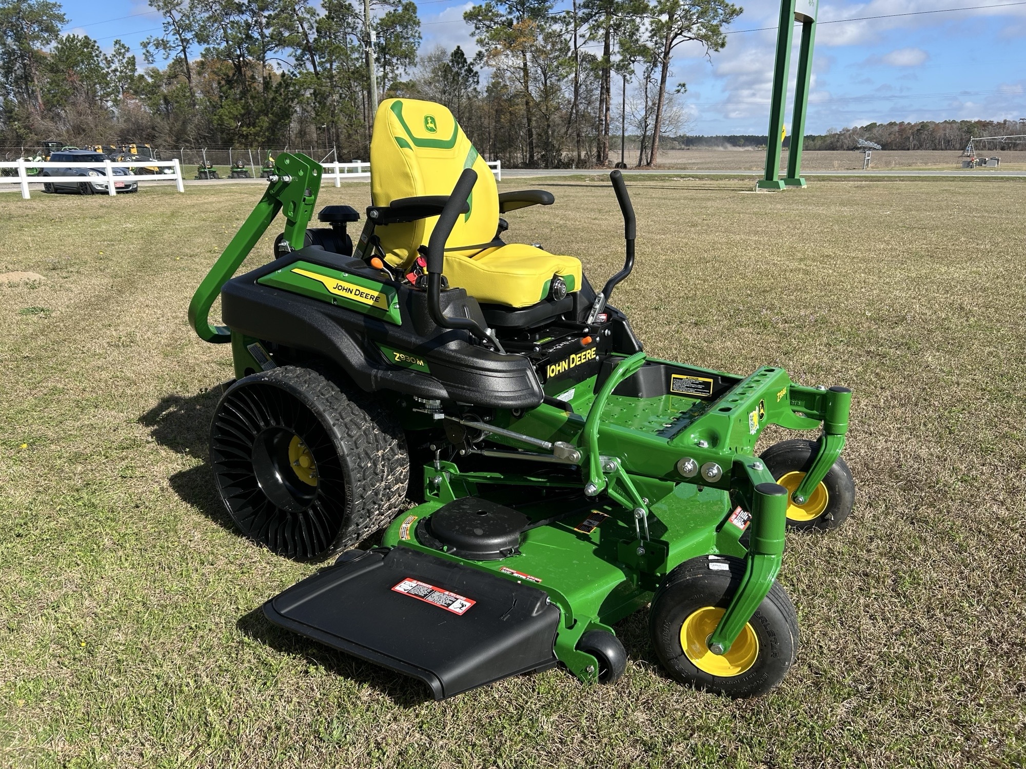 2026 John Deere Z930M Image 6
