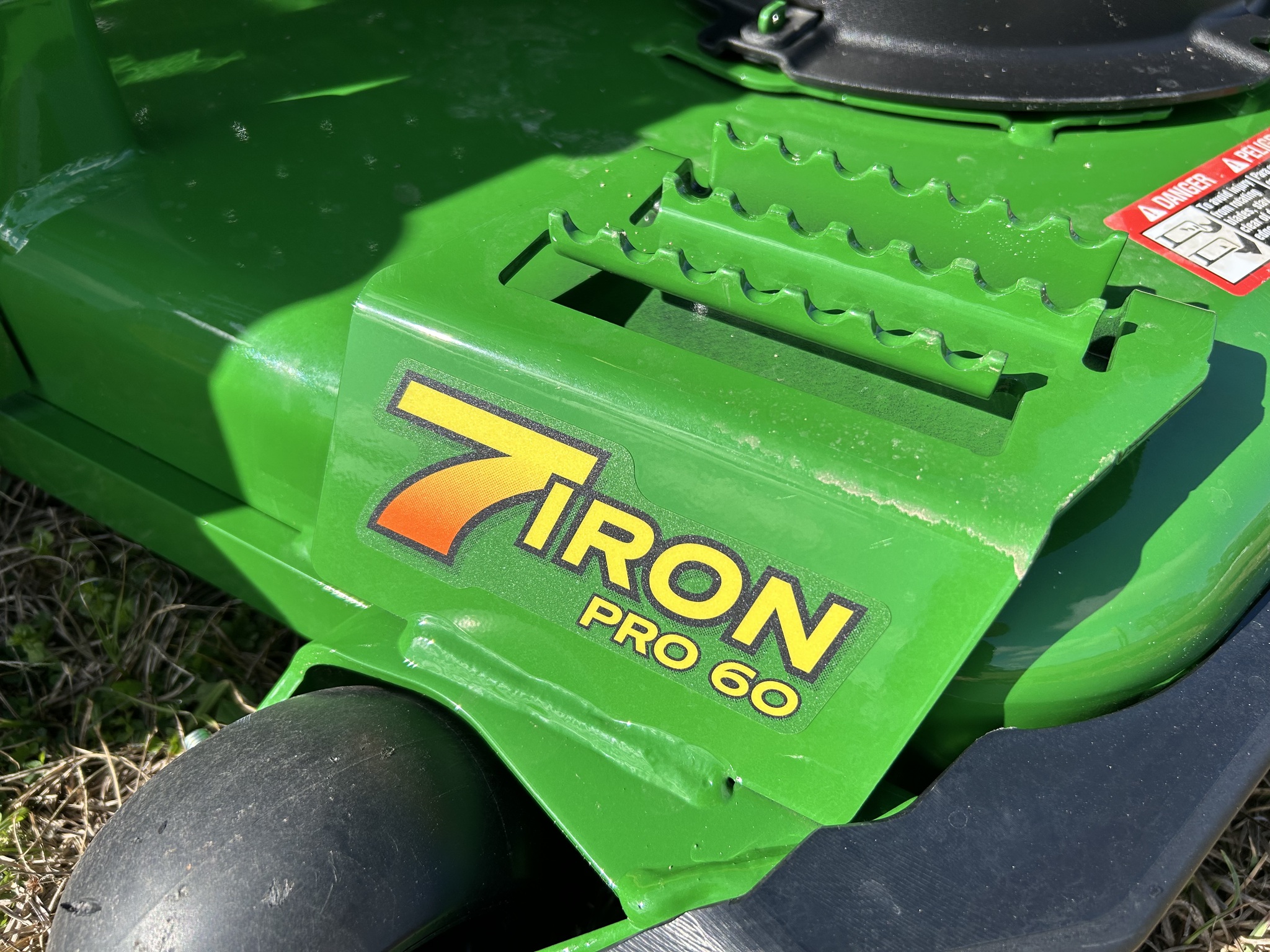 2026 John Deere Z930M Image 7