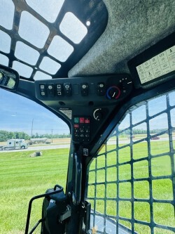  John-Deere 325G