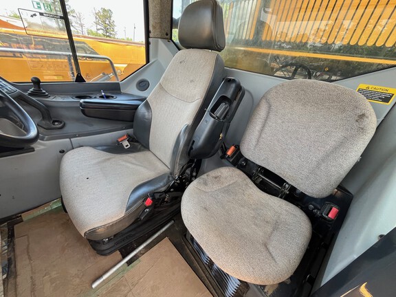 2020 John Deere 260E-6