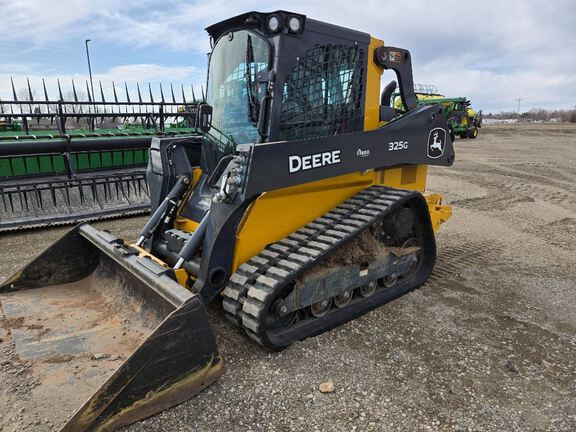 Photo of a 2025 John Deere 325G