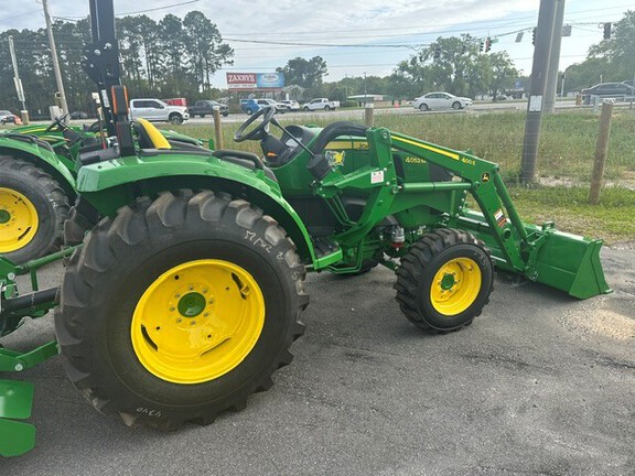 2026 John Deere 4052M-2