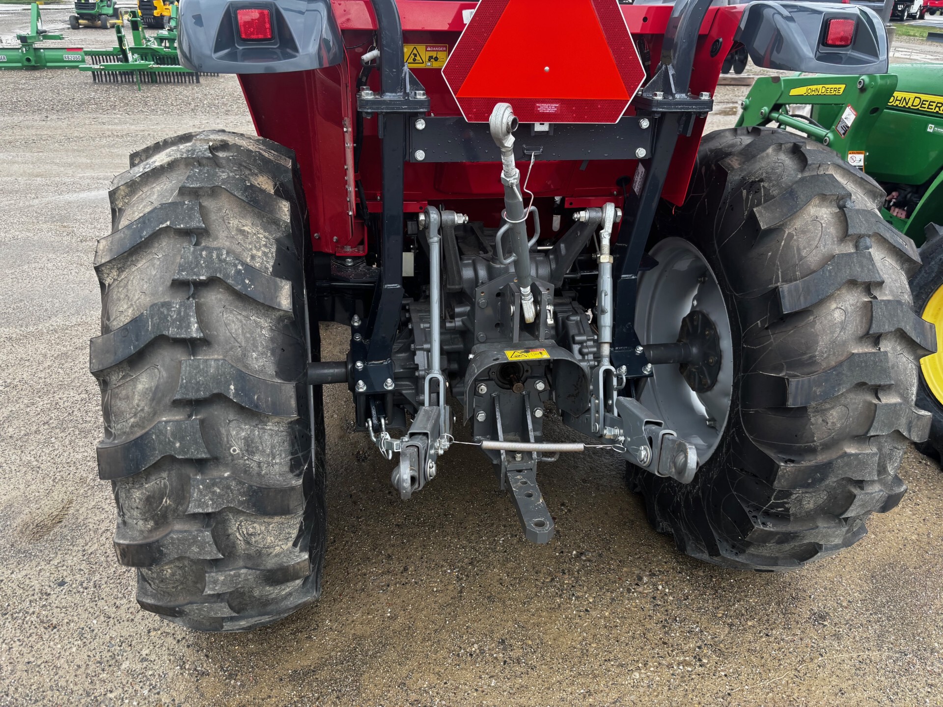 2018 Massey Ferguson 1742 Image 2