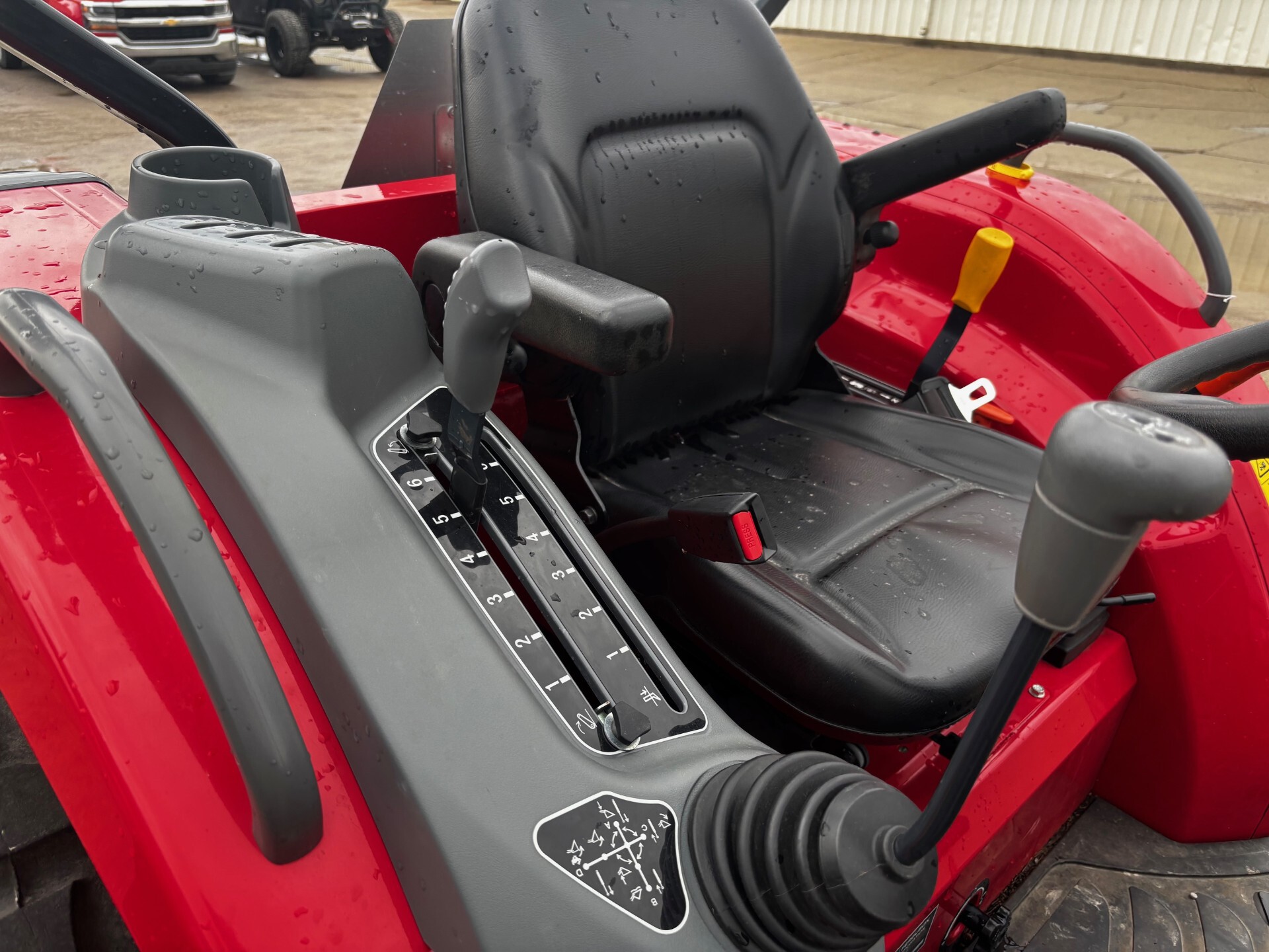 2018 Massey Ferguson 1742 Image 5