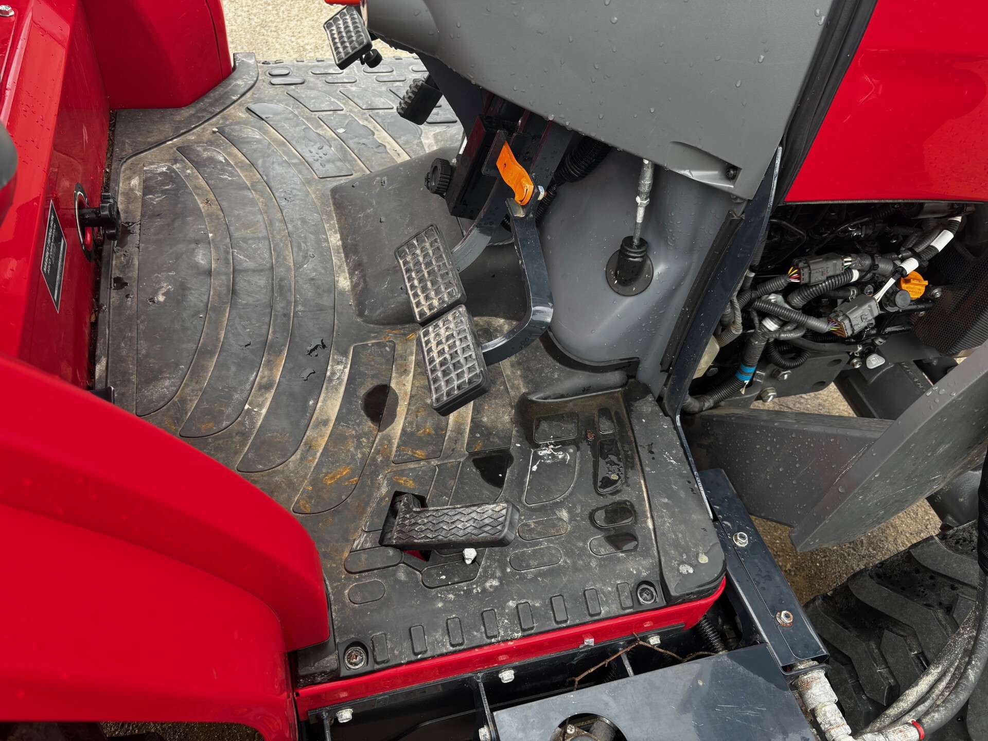 2018 Massey Ferguson 1742 Image 7