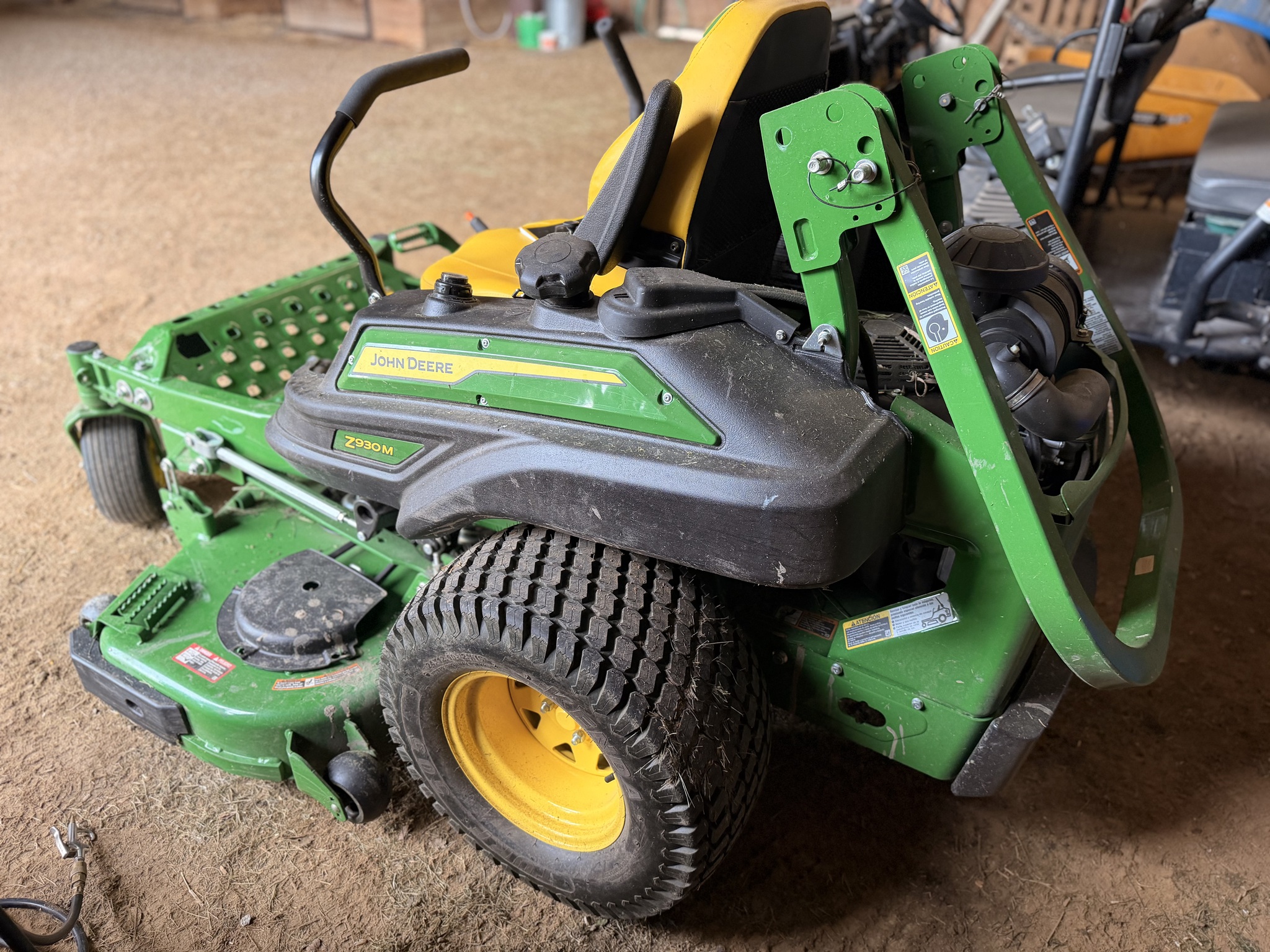  2025 John Deere Z930M at Heritage Tractor in Bloomington, IL