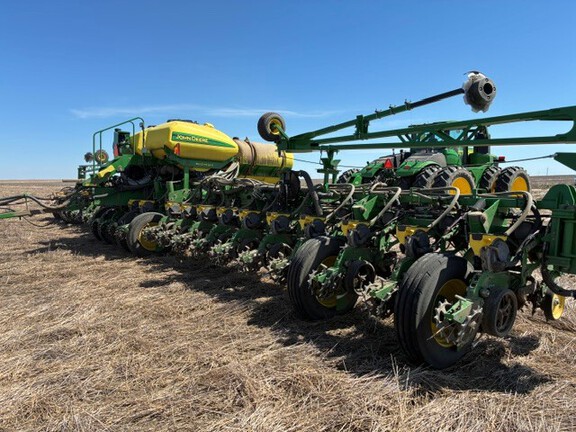2018 John Deere 1775NT (18th thumbnail)