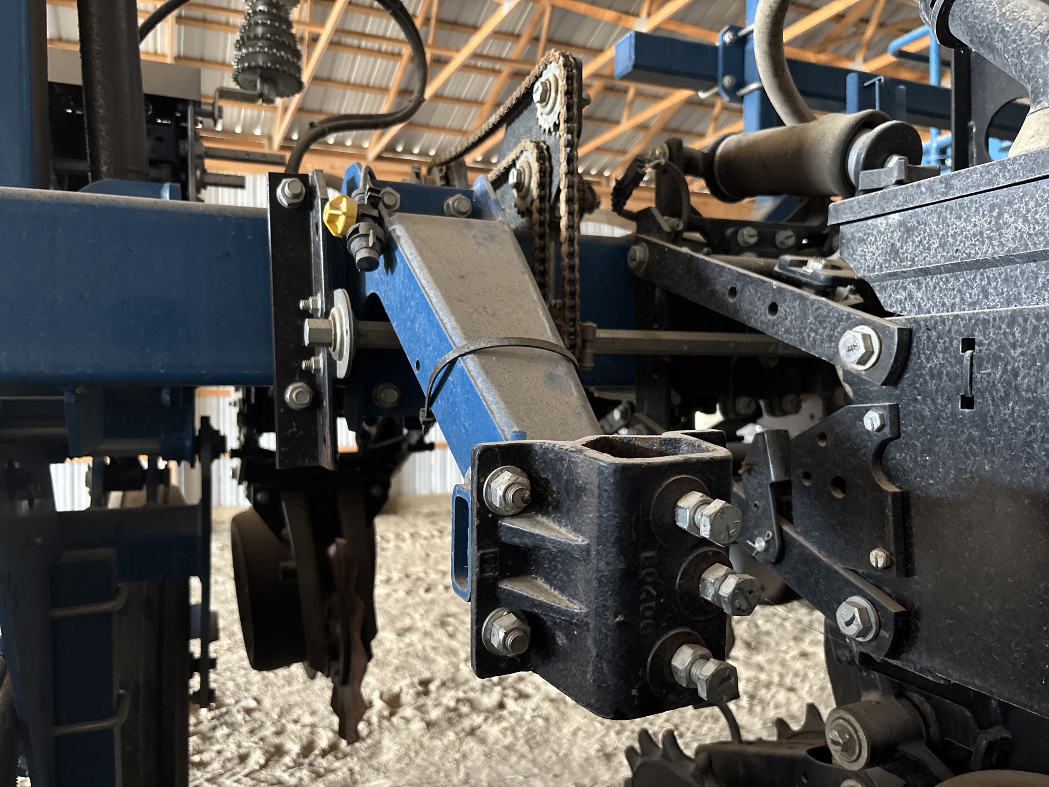 Used 2019 Kinze 3600 Planters: Drawn at Koenig Equipment in Anna, OH - PhotoXL14