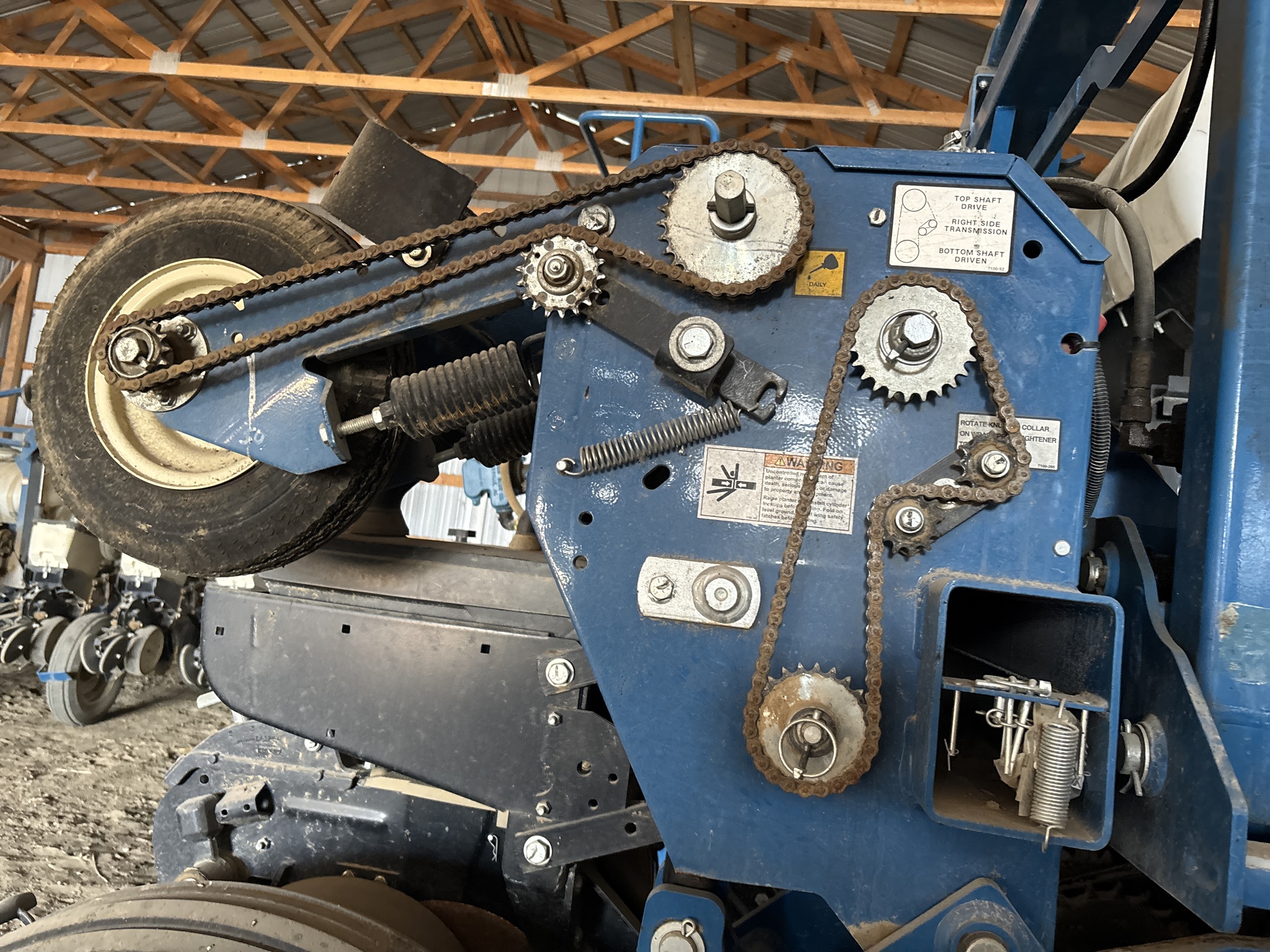 Used 2019 Kinze 3600 Planters: Drawn at Koenig Equipment in Anna, OH - PhotoXL9