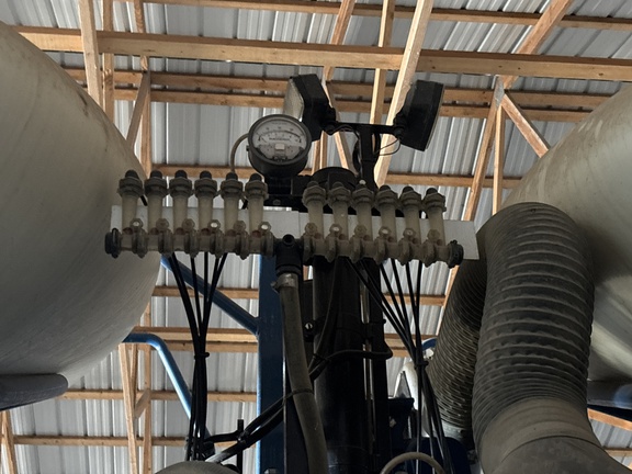 Used 2019 Kinze 3600 Planters: Drawn at Koenig Equipment in Anna, OH - Photo8