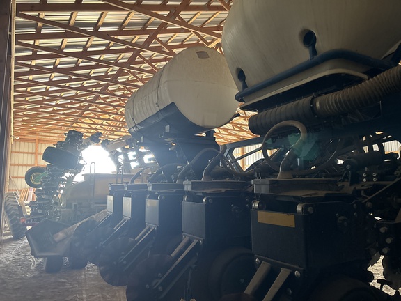 Used 2019 Kinze 3600 Planters: Drawn at Koenig Equipment in Anna, OH - Photo7