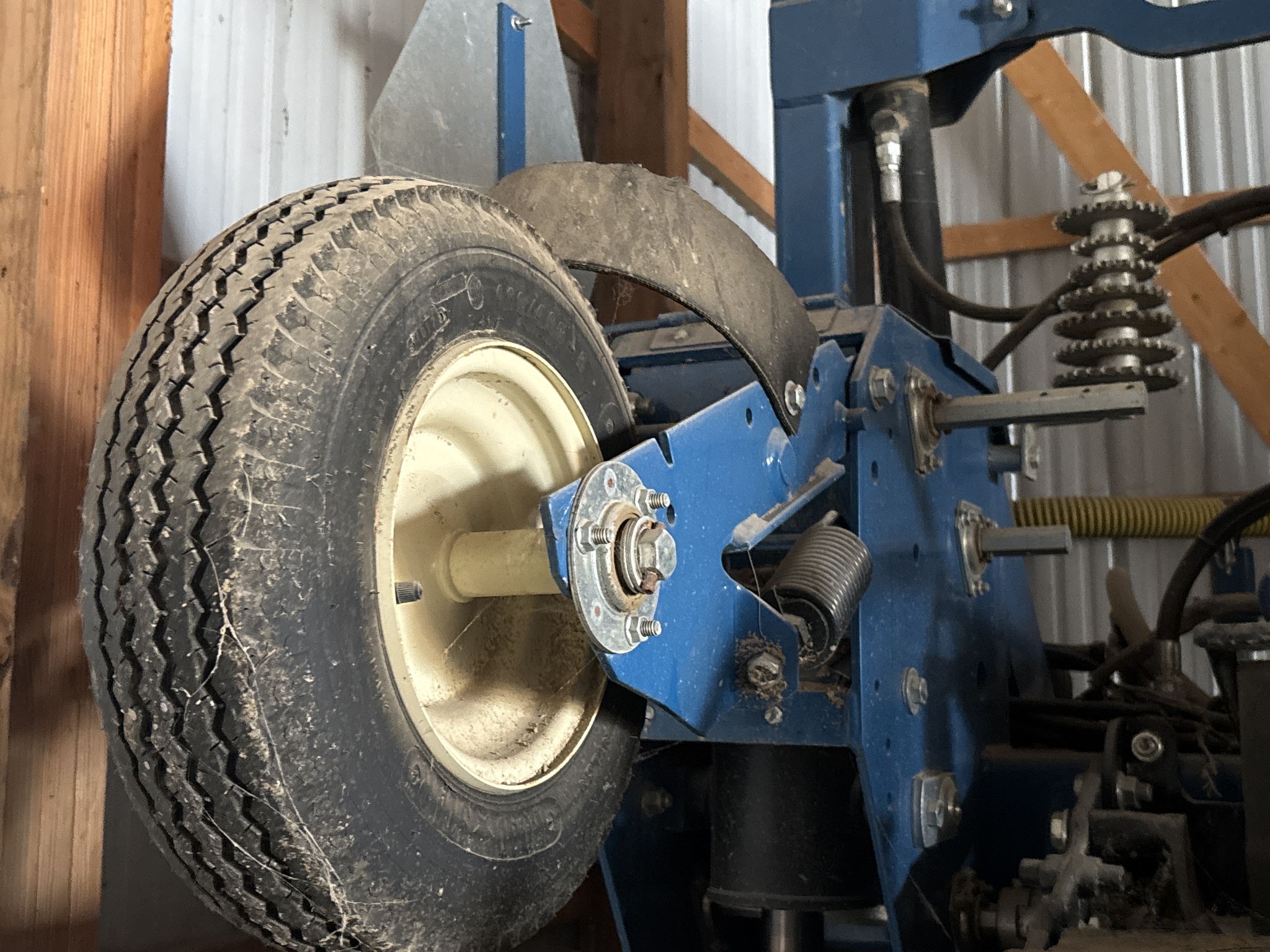 Used 2019 Kinze 3600 Planters: Drawn at Koenig Equipment in Anna, OH - PhotoXL11
