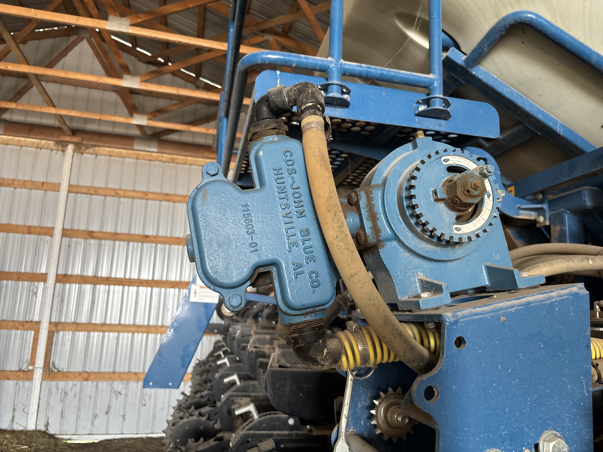 Used 2019 Kinze 3600 Planters: Drawn at Koenig Equipment in Anna, OH - PhotoXL10