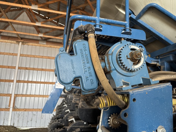 Used 2019 Kinze 3600 Planters: Drawn at Koenig Equipment in Anna, OH - Photo10