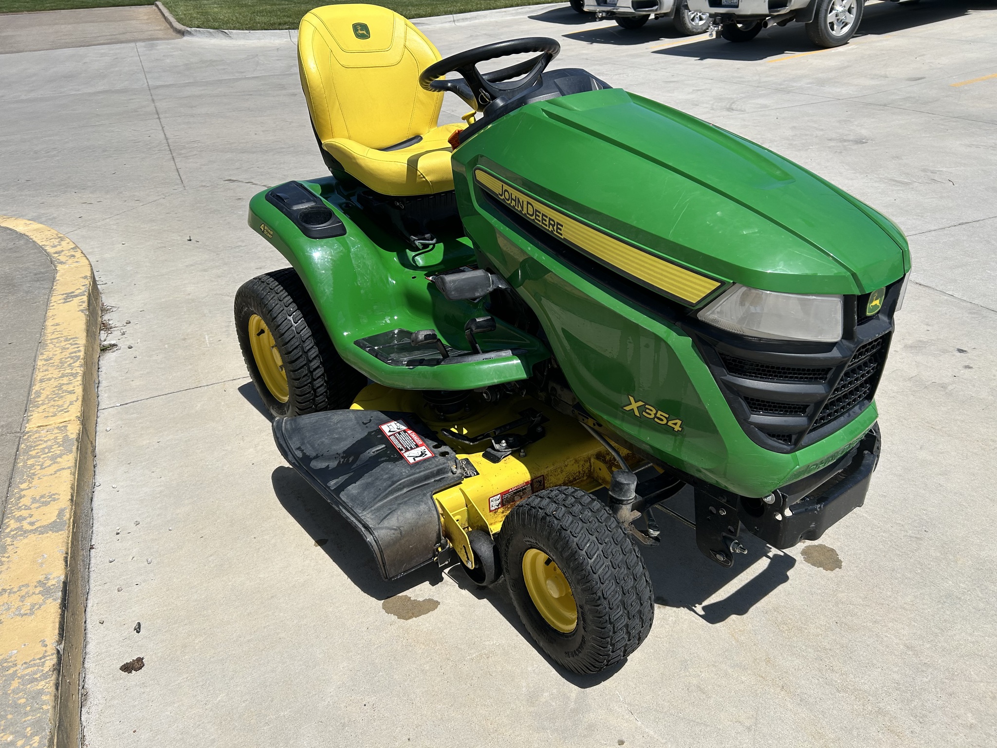  2021 John Deere X354 at Heritage Tractor in Olathe, KS